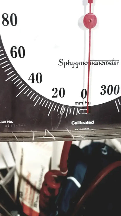Baum Baumanometer Roll By Aneroid Sphygmomanometer Mobile Blood Pressure Unit Aneroid Sphygmomanometer, second-hand product photo 3