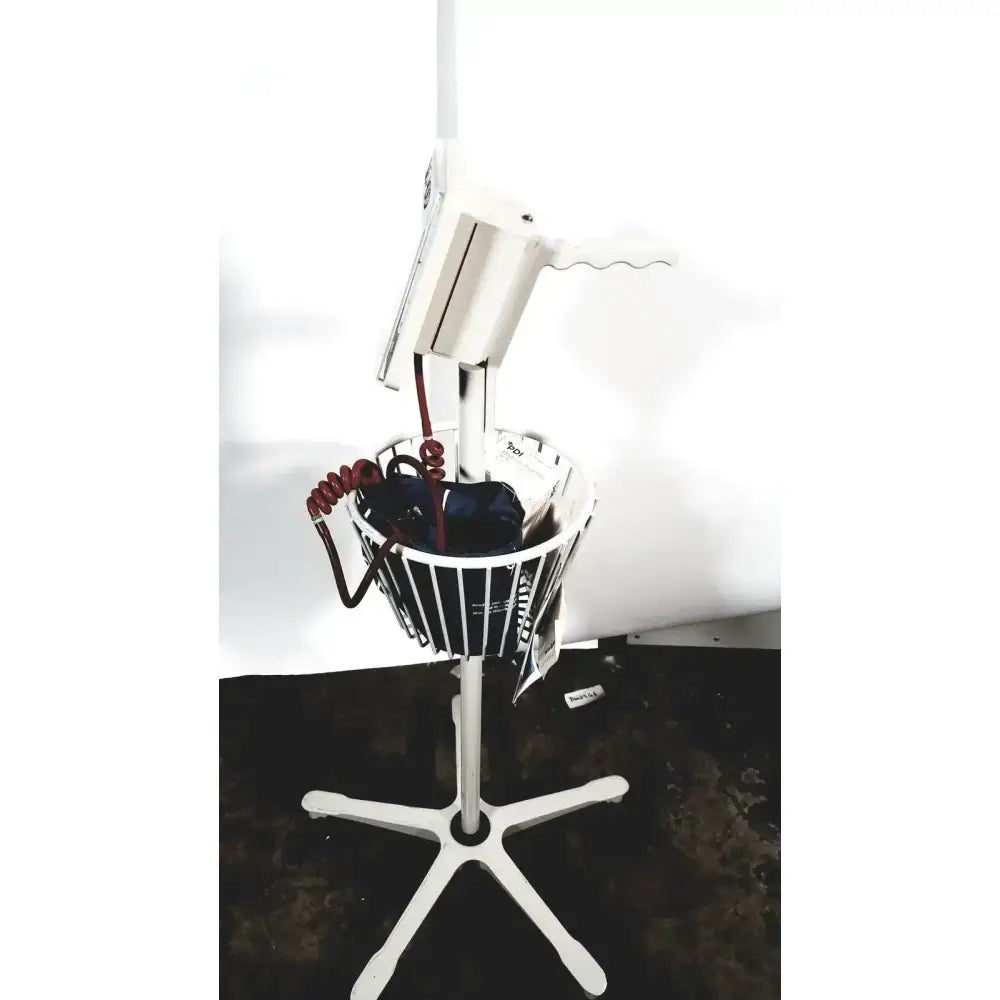 Baum Baumanometer Roll By Aneroid Sphygmomanometer Mobile Blood Pressure Unit Aneroid Sphygmomanometer, second-hand product photo 4