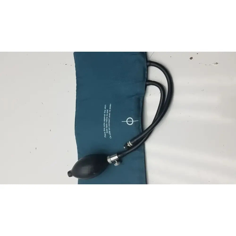 Baumanometer Calibrated V-Lok Cuff Large Arm Size Range 22 to 47 cm Blood Pressure Cuff, second-hand product photo 3