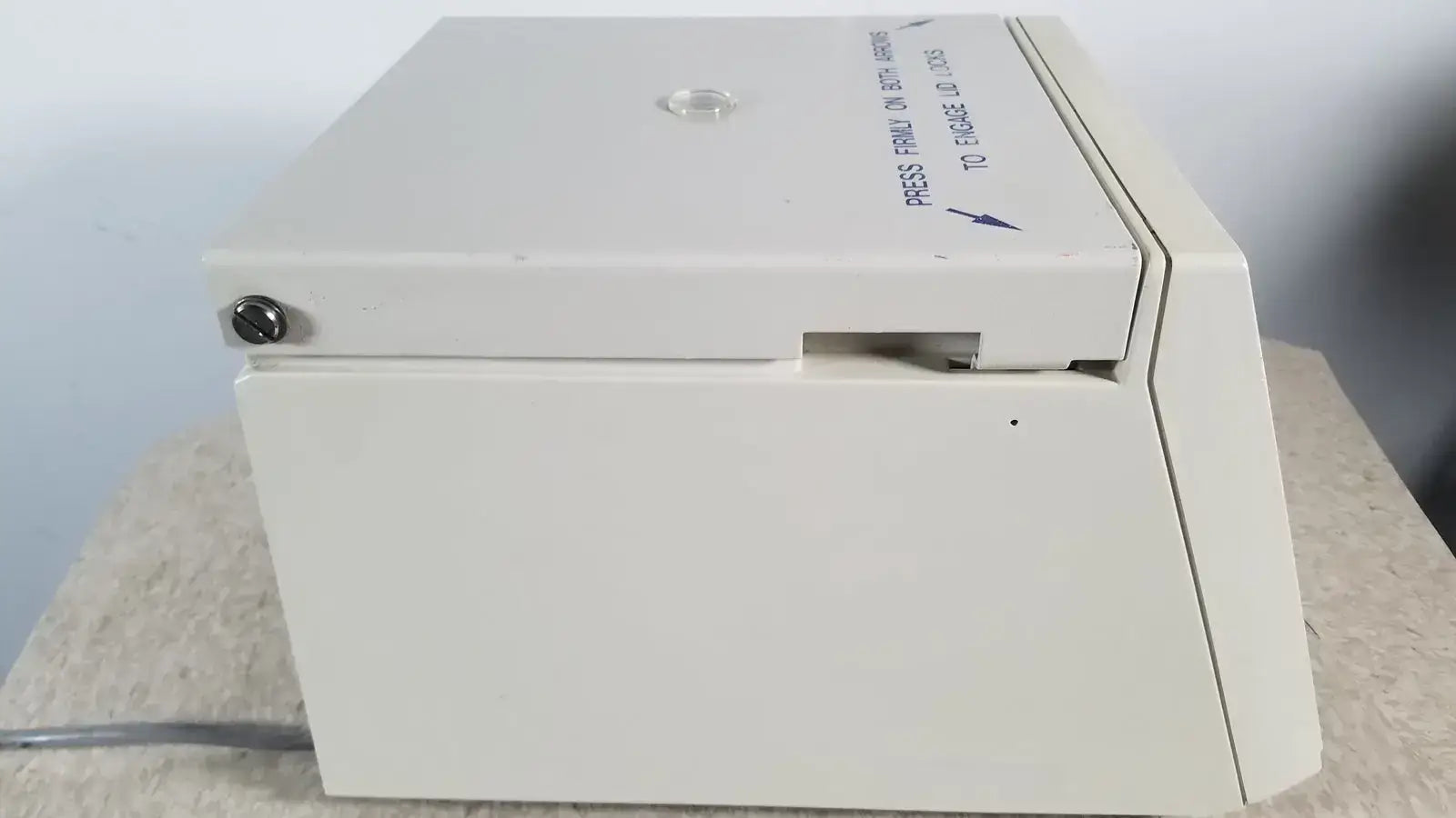 Baxter Heraeus Haemofuge Model 75003522 Laboratory Centrifuge, as-is (for parts) product photo 8