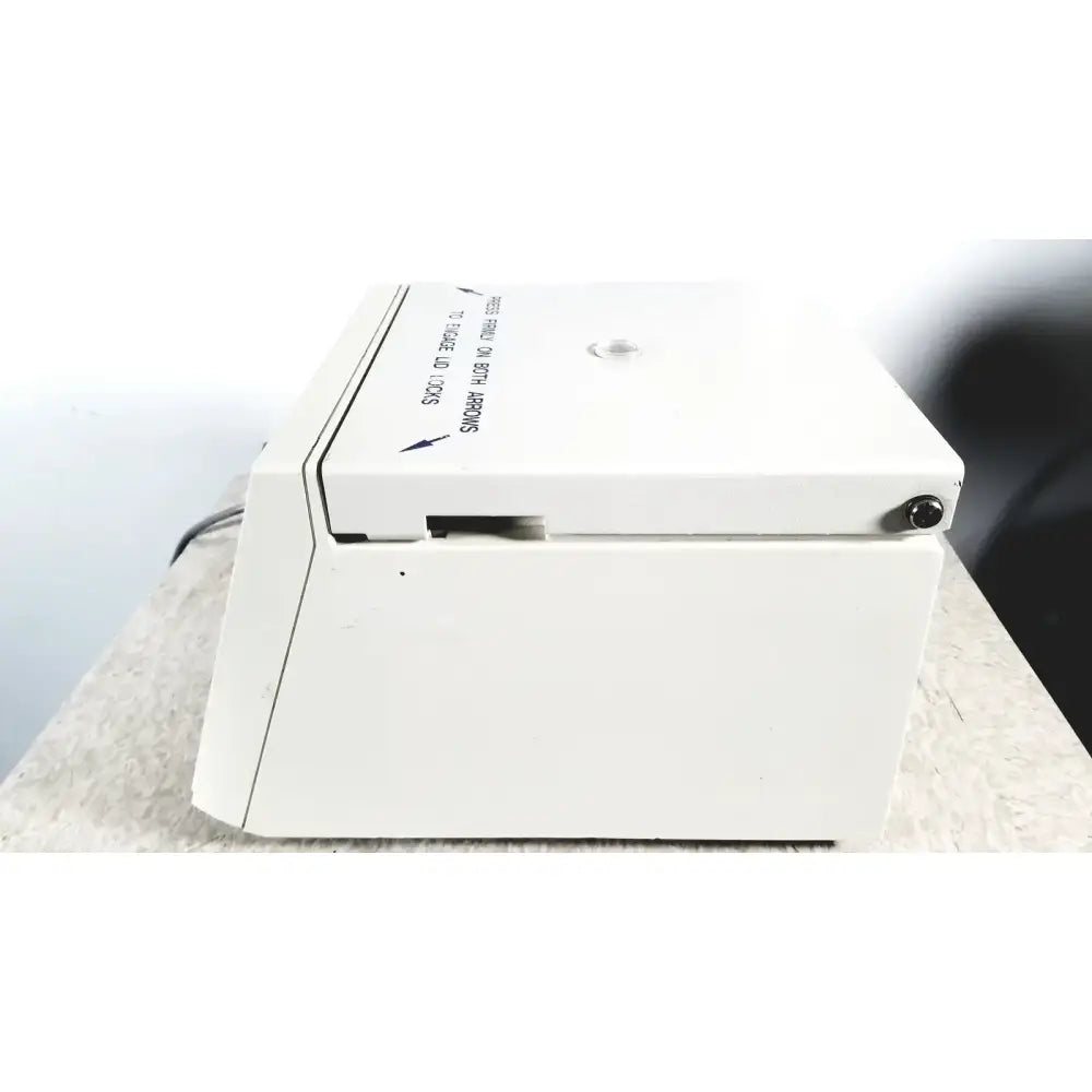 Baxter Heraeus Haemofuge Model 75003522 Laboratory Centrifuge, as-is (for parts) product photo 3