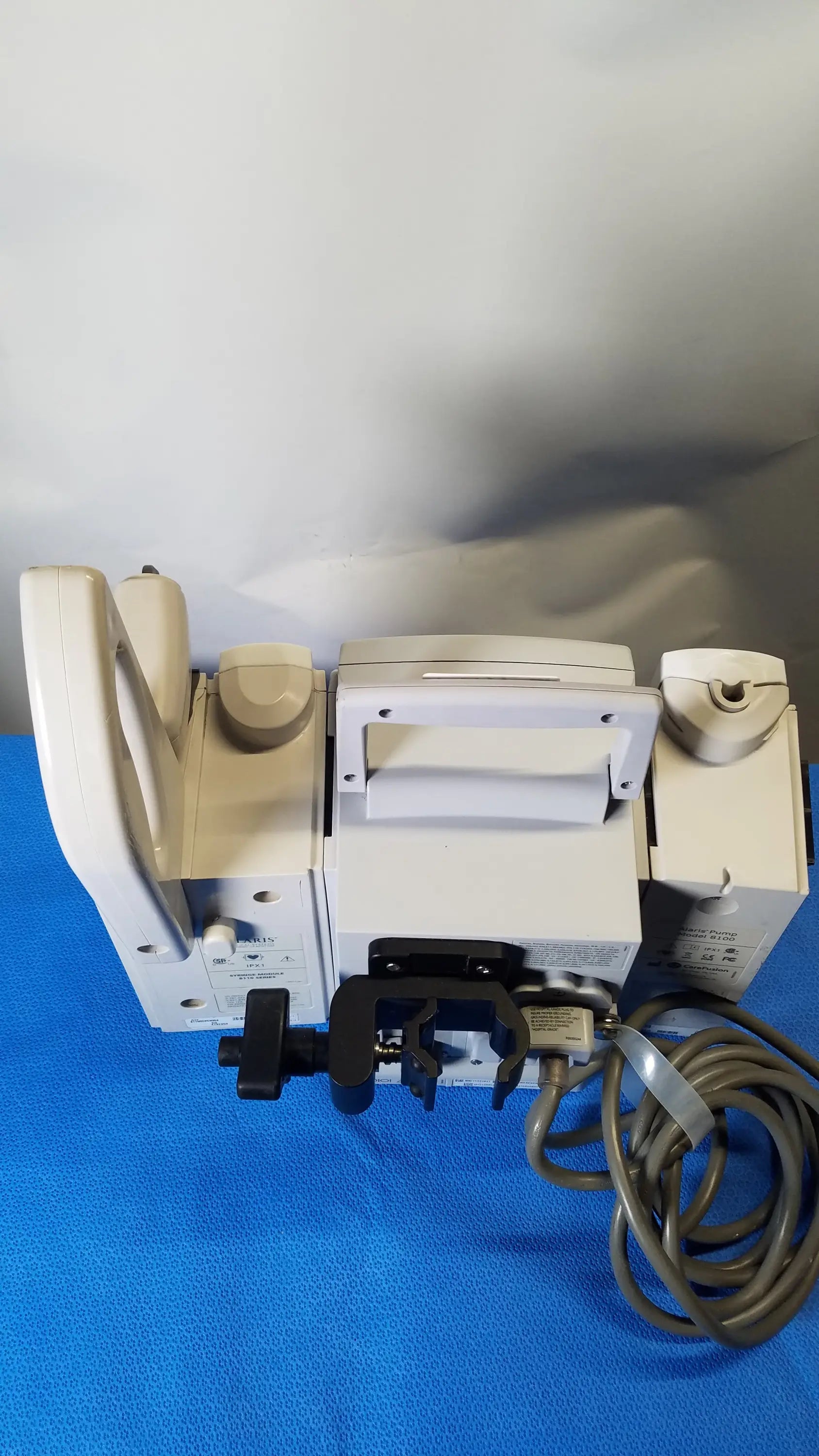 BD Alaris 8015 PC Pump With 2x 8100 Modules Modular Infusion Pump System, second-hand product photo 14
