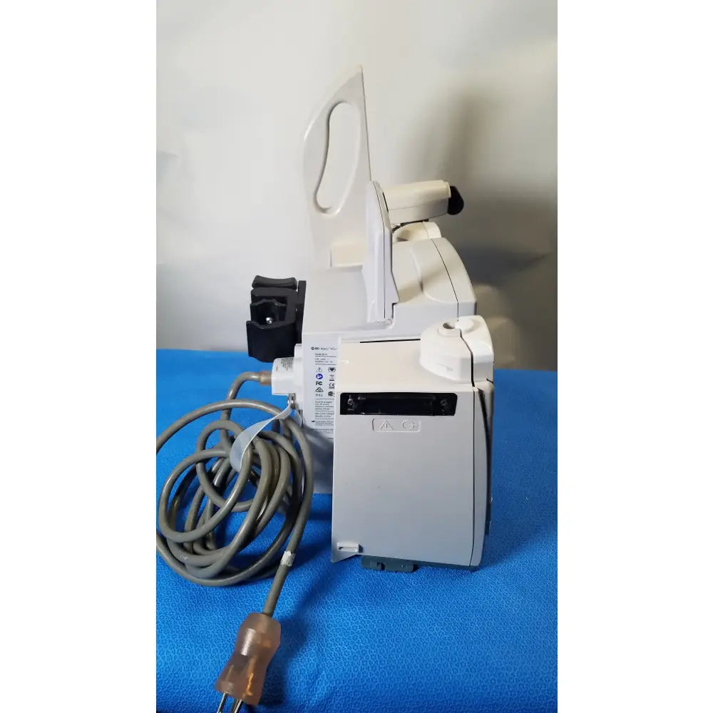 BD Alaris 8015 PC Pump With 2x 8100 Modules Modular Infusion Pump System, second-hand product photo 15
