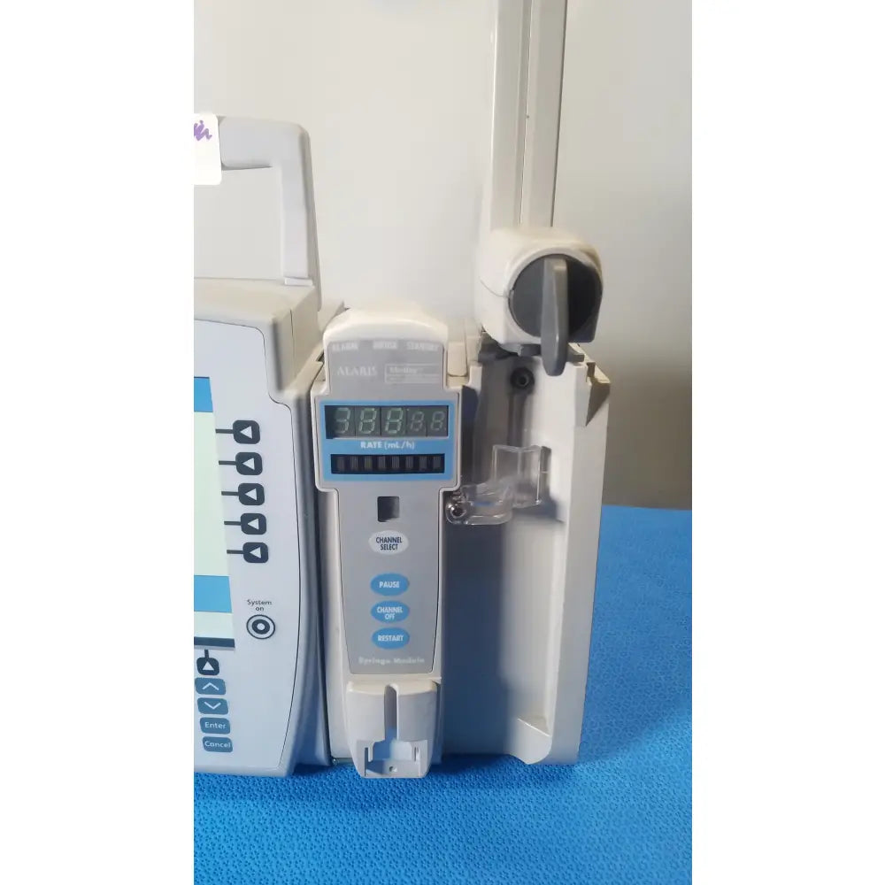 BD Alaris 8015 PC Pump With 2x 8100 Modules Modular Infusion Pump System, second-hand product photo 4