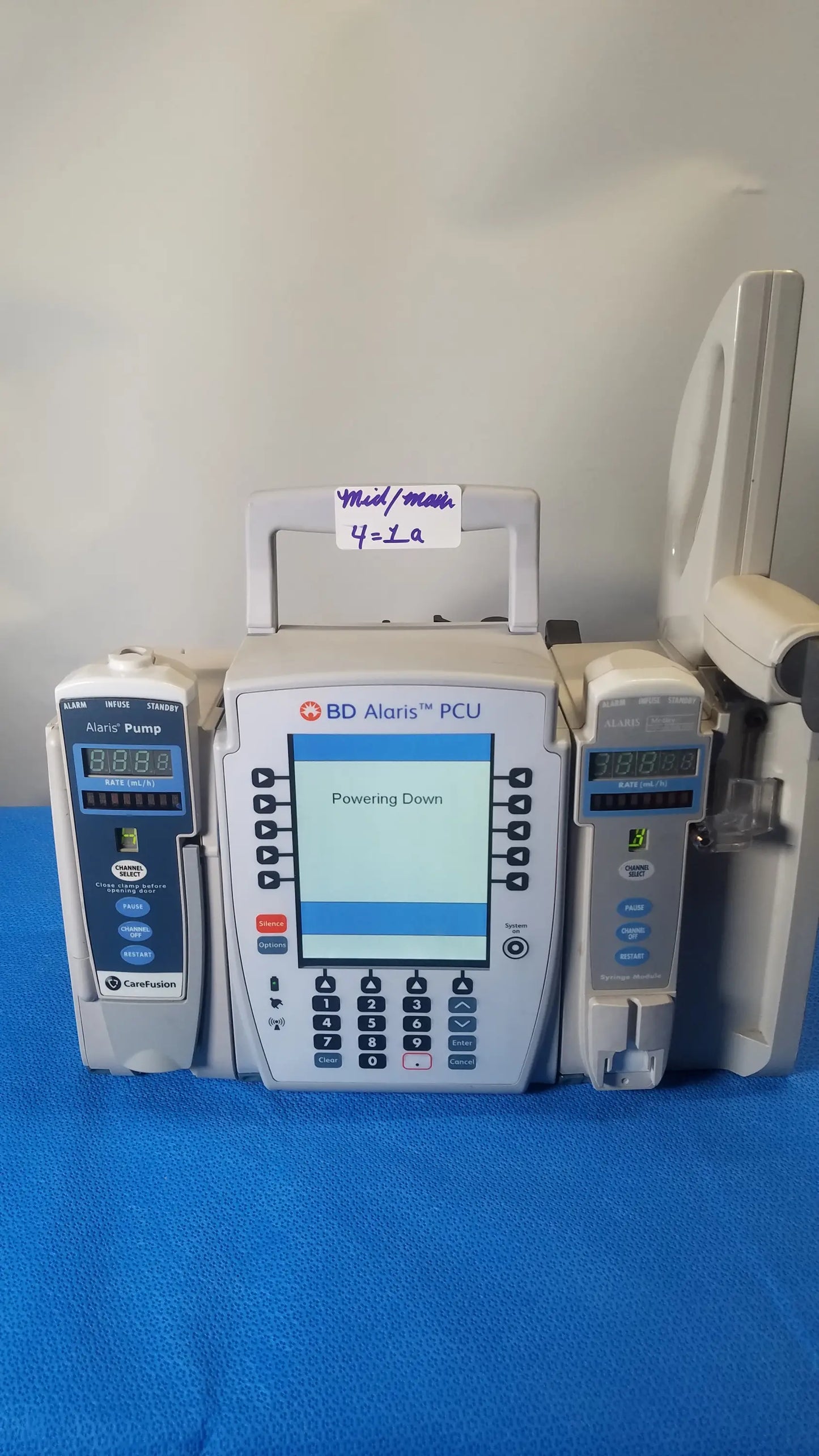 BD Alaris 8015 PC Pump With 2x 8100 Modules Modular Infusion Pump System, second-hand product photo 1