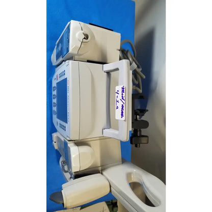 BD Alaris 8015 PC Pump With 2x 8100 Modules Modular Infusion Pump System, second-hand product photo 5