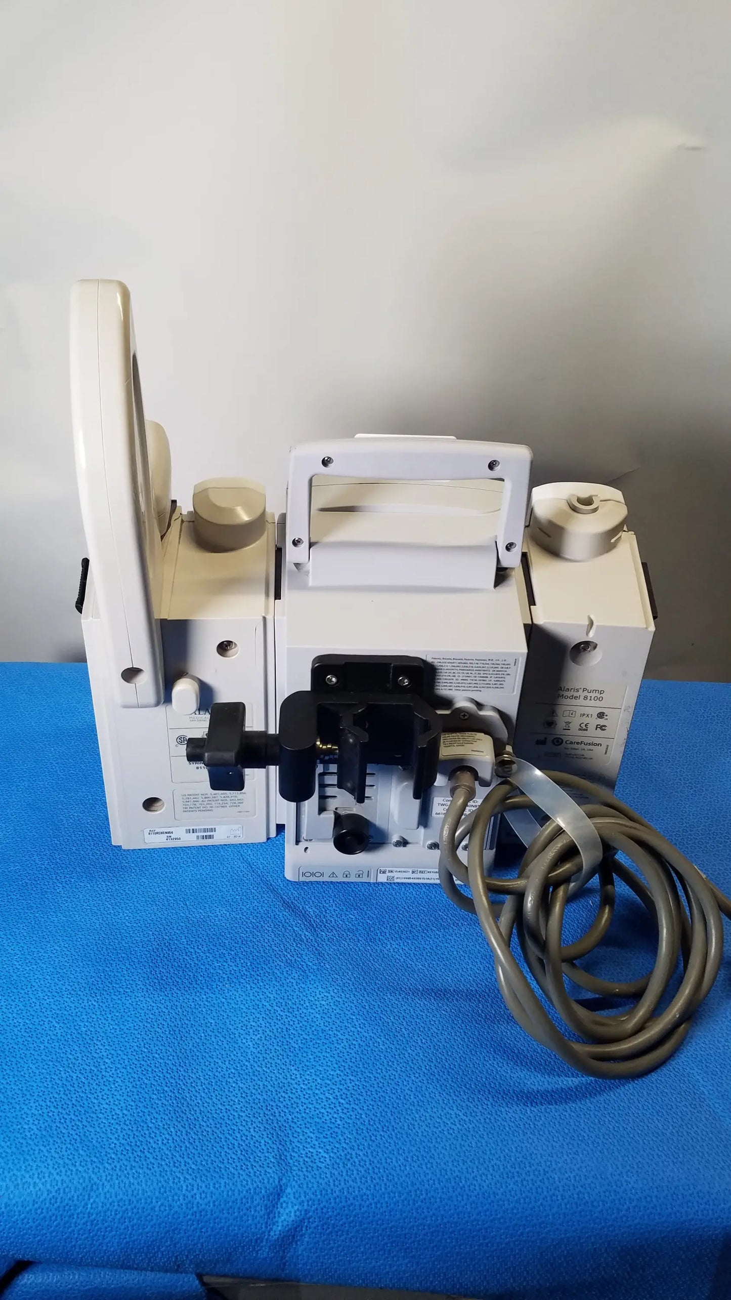 BD Alaris 8015 PC Pump With 2x 8100 Modules Modular Infusion Pump System, second-hand product photo 9