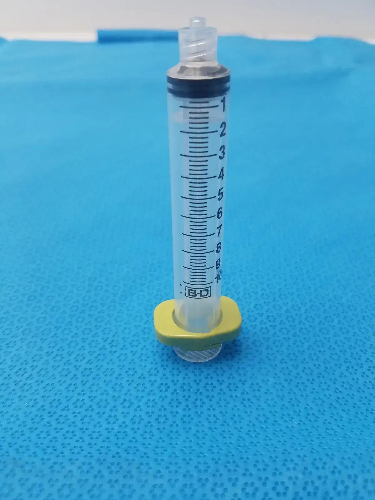 BD Syringe 10ml with Yellow Clip Syringe, second-hand product photo 3