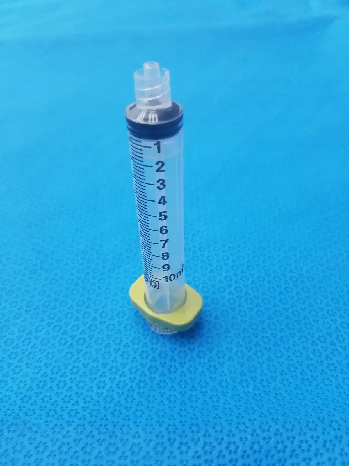 BD Syringe 10ml with Yellow Clip Syringe, second-hand product photo 1
