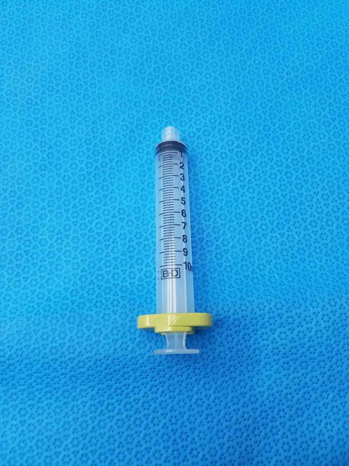 BD Syringe 10ml with Yellow Clip Syringe, second-hand product photo 9