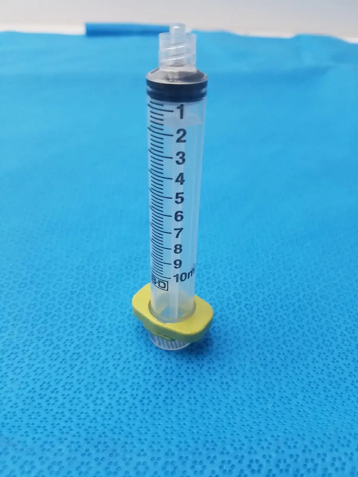 BD Syringe 10ml with Yellow Clip Syringe, second-hand product photo 2