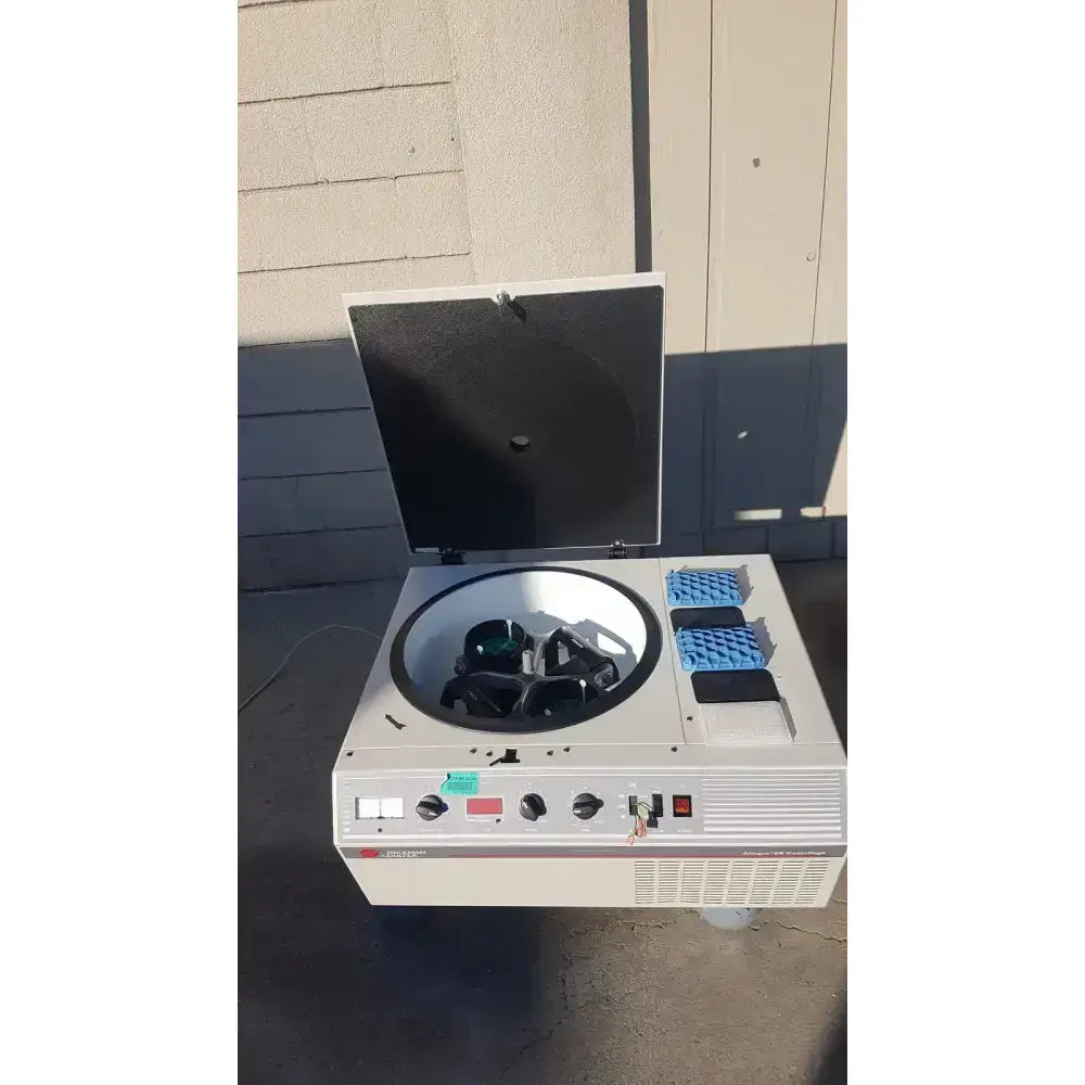 Beckman Coulter Allegra 6R Refrigerated Benchtop Centrifuge Centrifuge, second-hand product photo 1