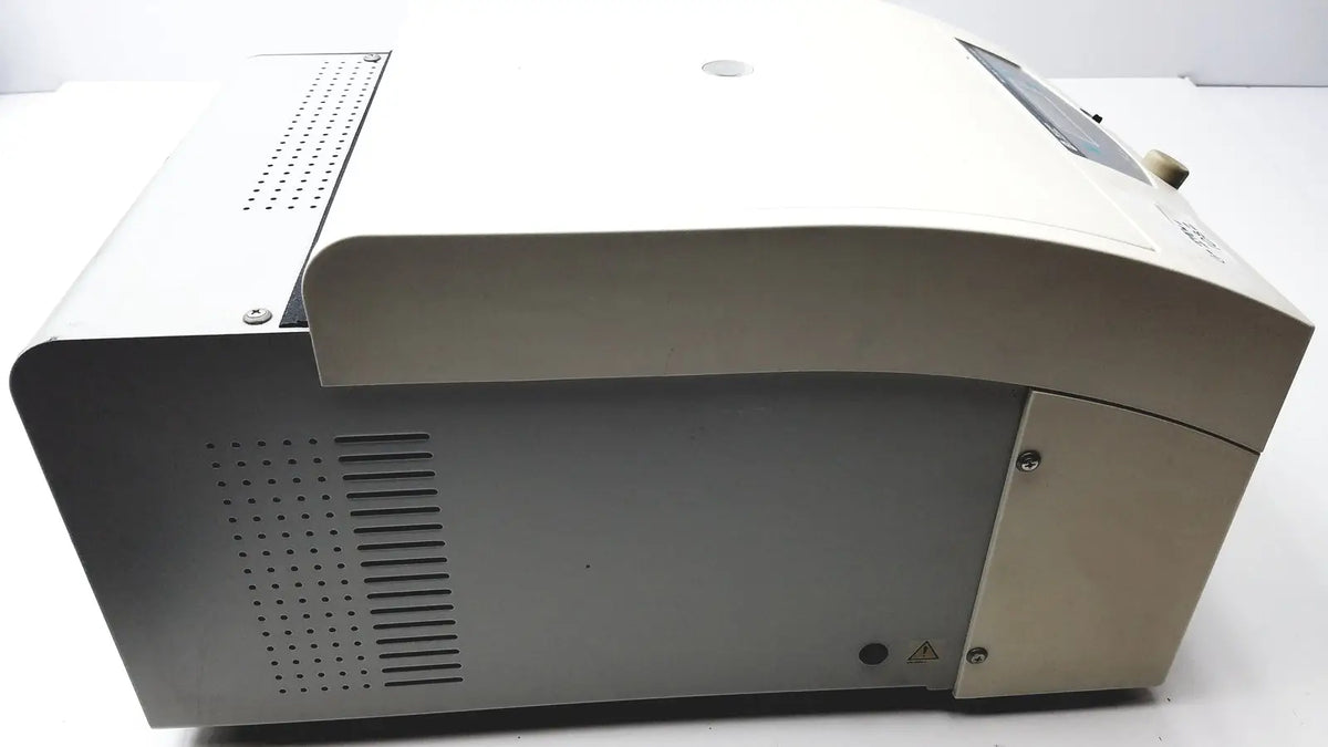 Beige and gray beckman coulter microfuge 22r centrifuge with sleek modern design and ventilation grilles on sides