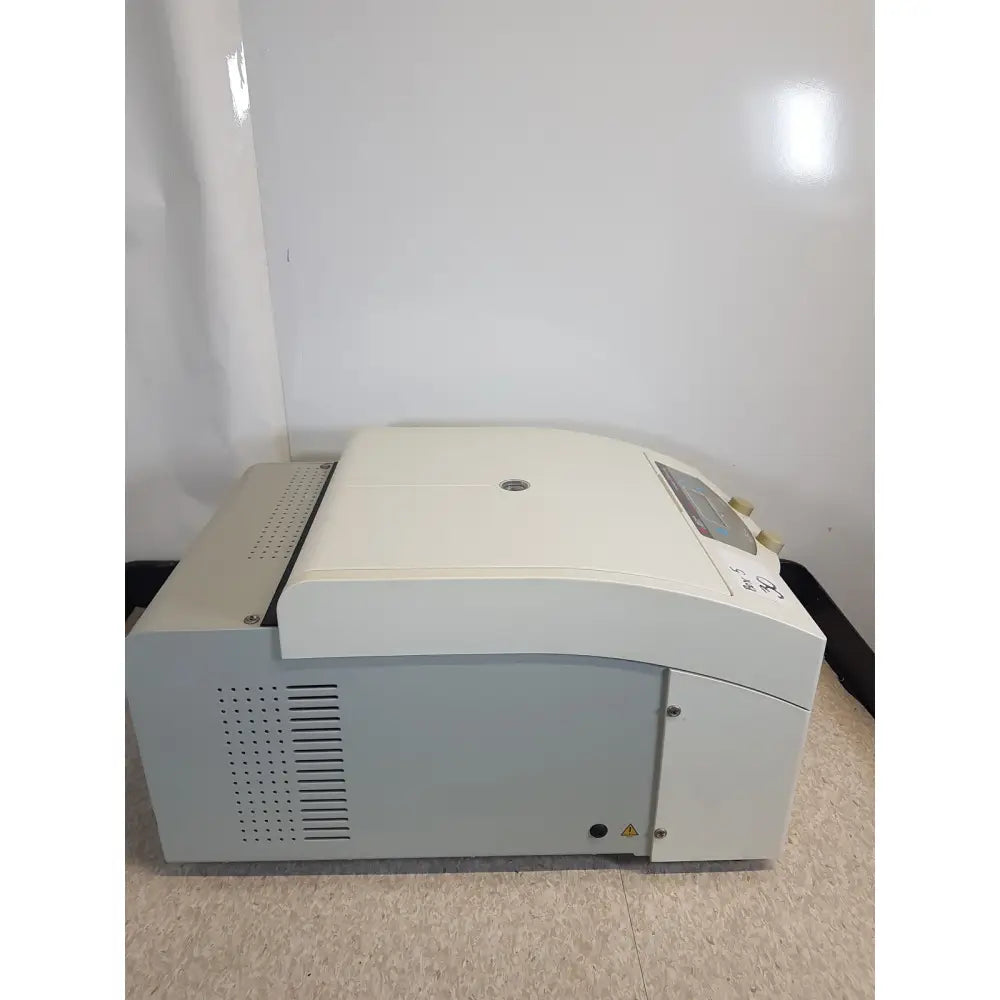 White and gray beckman coulter refrigerated centrifuge microfuge 22r with digital display panel for laboratory use