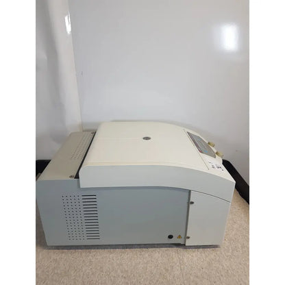 White and gray beckman coulter refrigerated centrifuge microfuge 22r with digital display panel for laboratory use