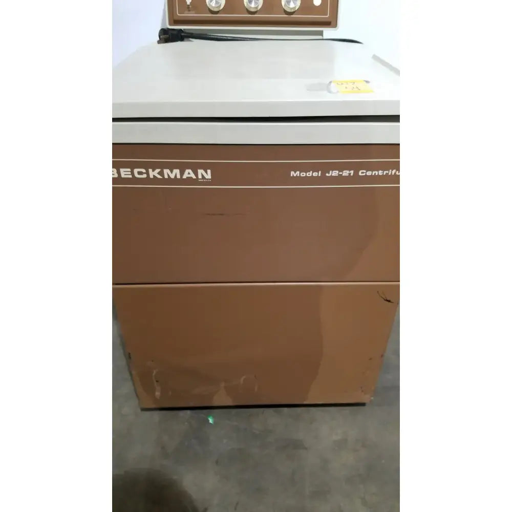 Reuse Medical Beckman J2-21 Refrigerated Centriifuge Centrifuges, as-is (for parts) product photo 1
