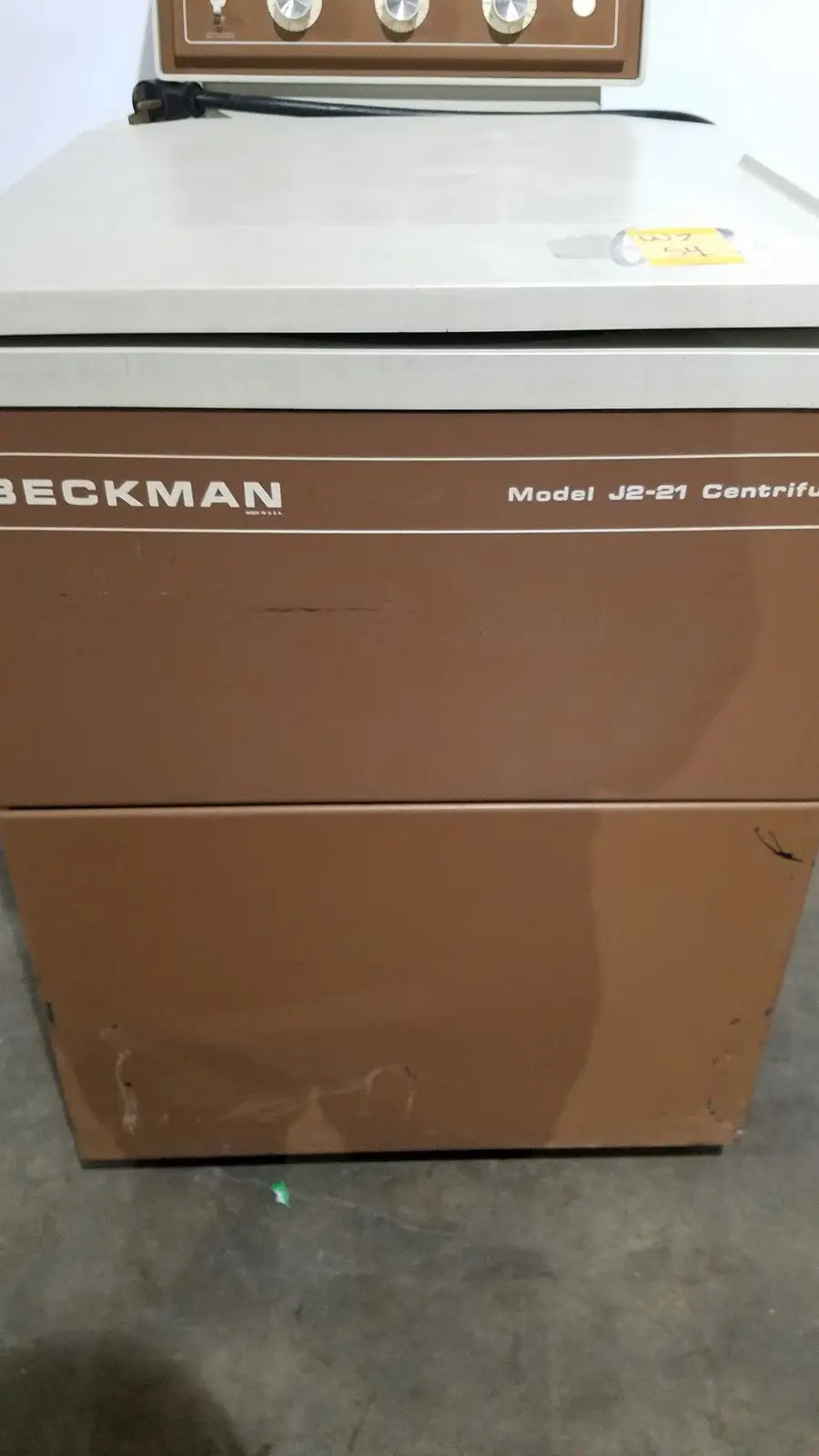 Reuse Medical Beckman J2-21 Refrigerated Centriifuge Centrifuges, as-is (for parts) product photo 1