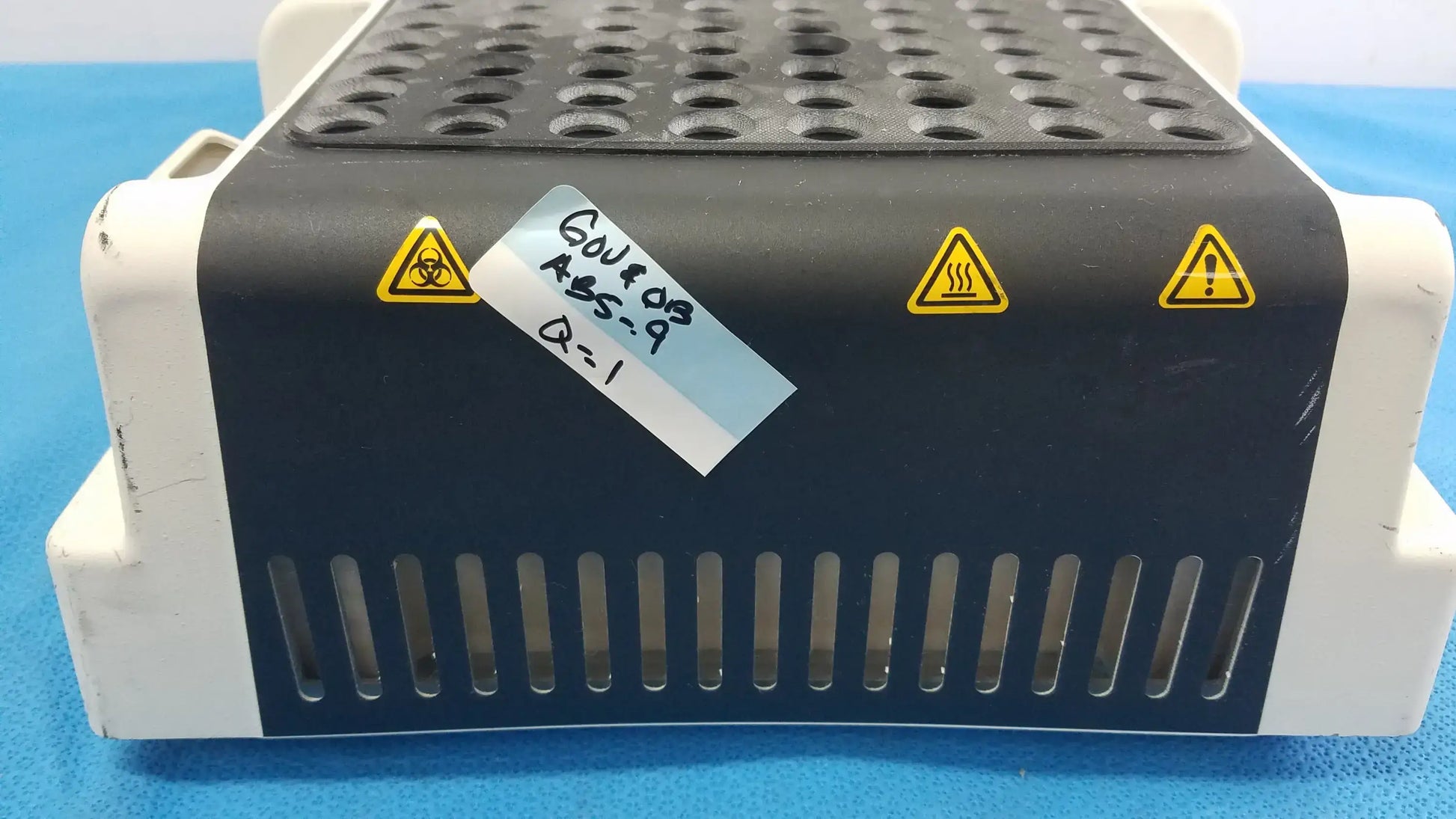 Becton Dickinson & Company BD Prewarm Heater Ref 442950 Prewarm Heater, second-hand product photo 5