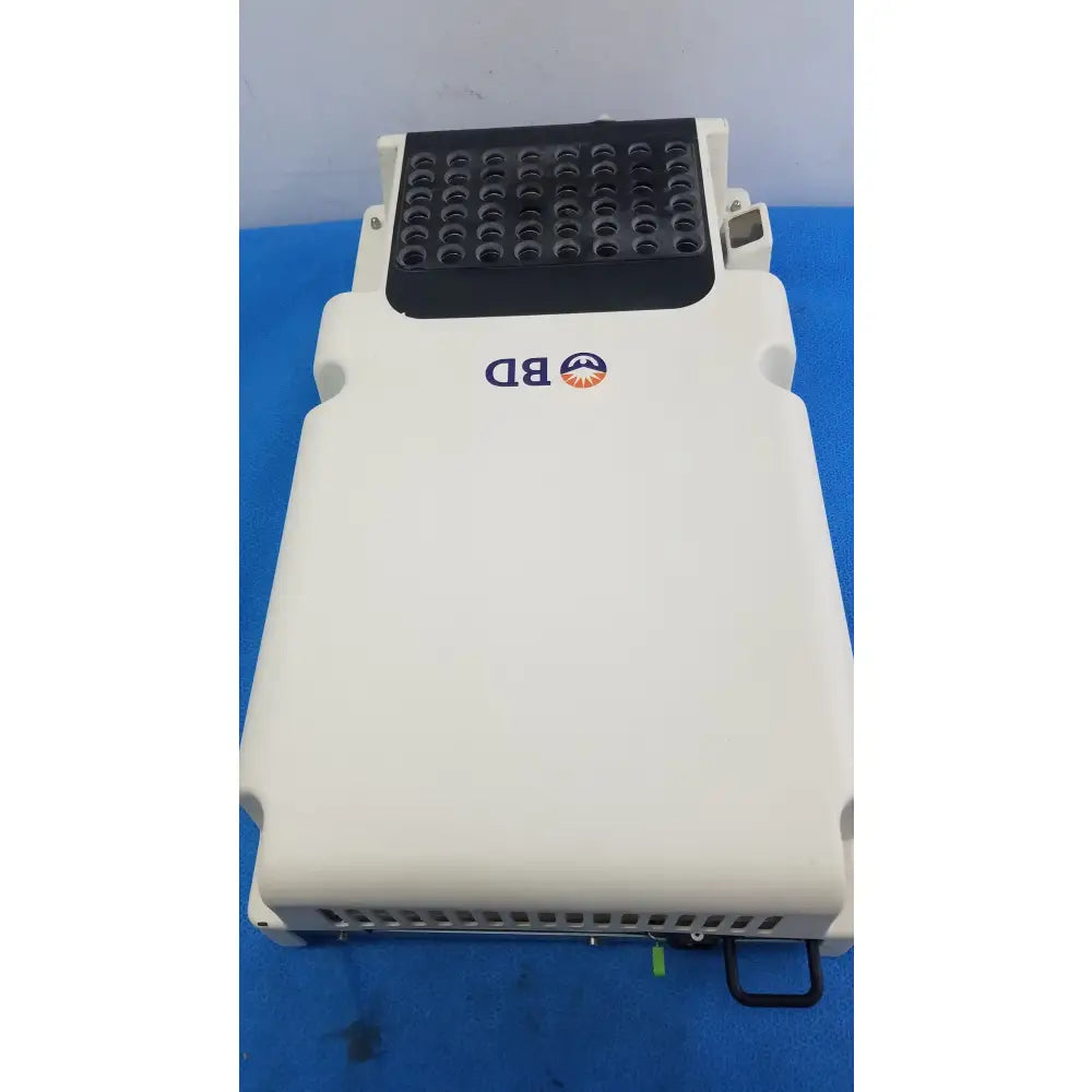 Becton Dickinson & Company BD Prewarm Heater Ref 442950 Prewarm Heater, second-hand product photo 1