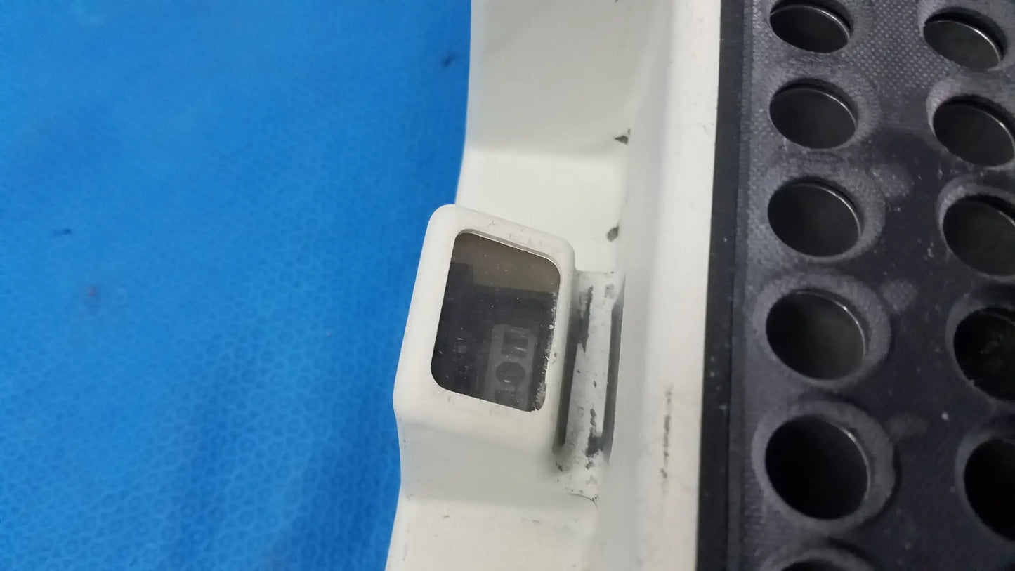 Becton Dickinson & Company BD Prewarm Heater Ref 442950 Prewarm Heater, second-hand product photo 7