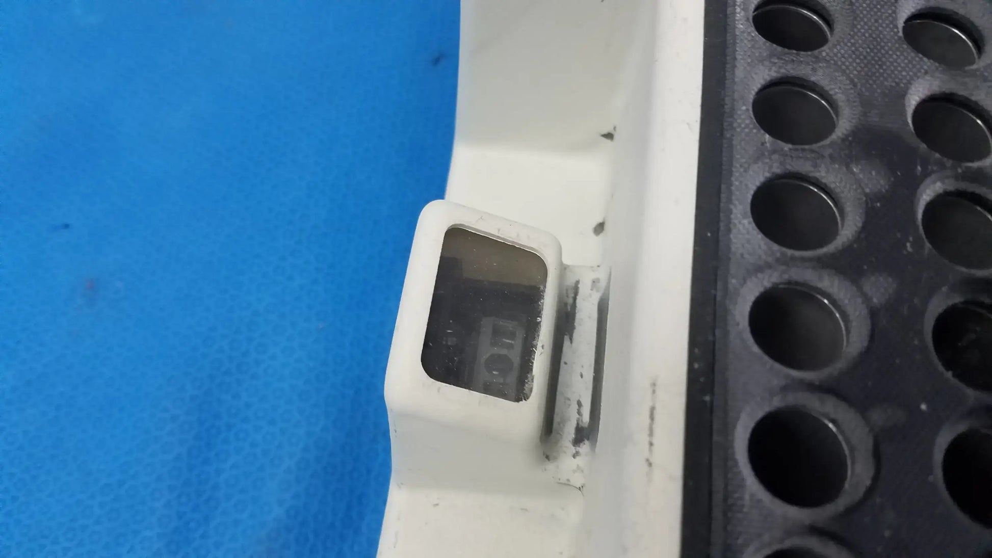 Becton Dickinson & Company BD Prewarm Heater Ref 442950 Prewarm Heater, second-hand product photo 7