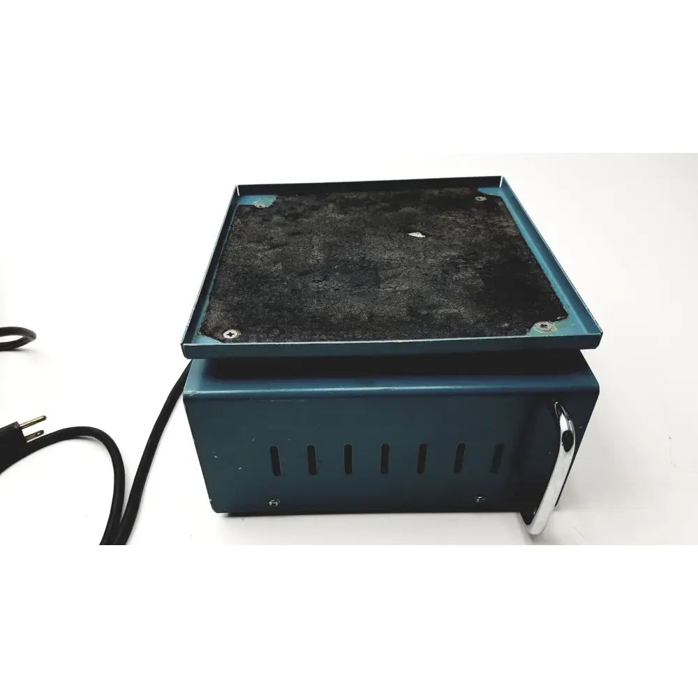 Teal bellco orbital shaker with black textured heating surface and silver handle tested working 110 volts 60 ac/hz 12 amps