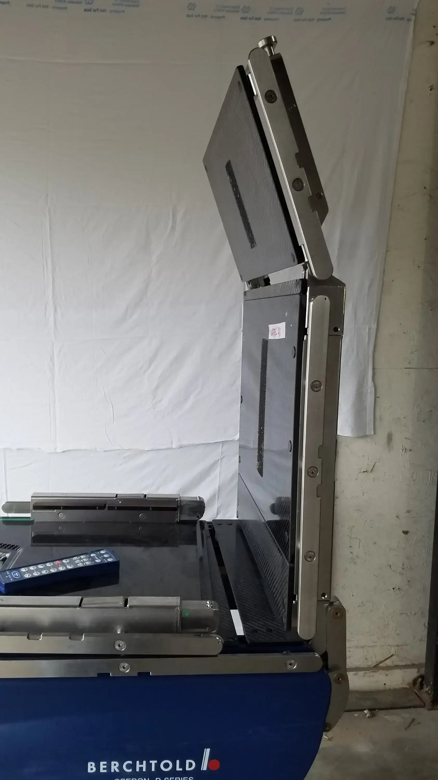 Reuse Medical Equipment Berchtold Operon D850 Surgical Table Base OEM Medical Equipment General Surgery Surgical Tables, second-hand product photo 17