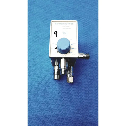 Reuse Medical Bio-Med Devices 2001 Air/Oxygen Blender for Medical Respiratory Gas Mixing Medical Cables & Cords, second-hand product photo 1