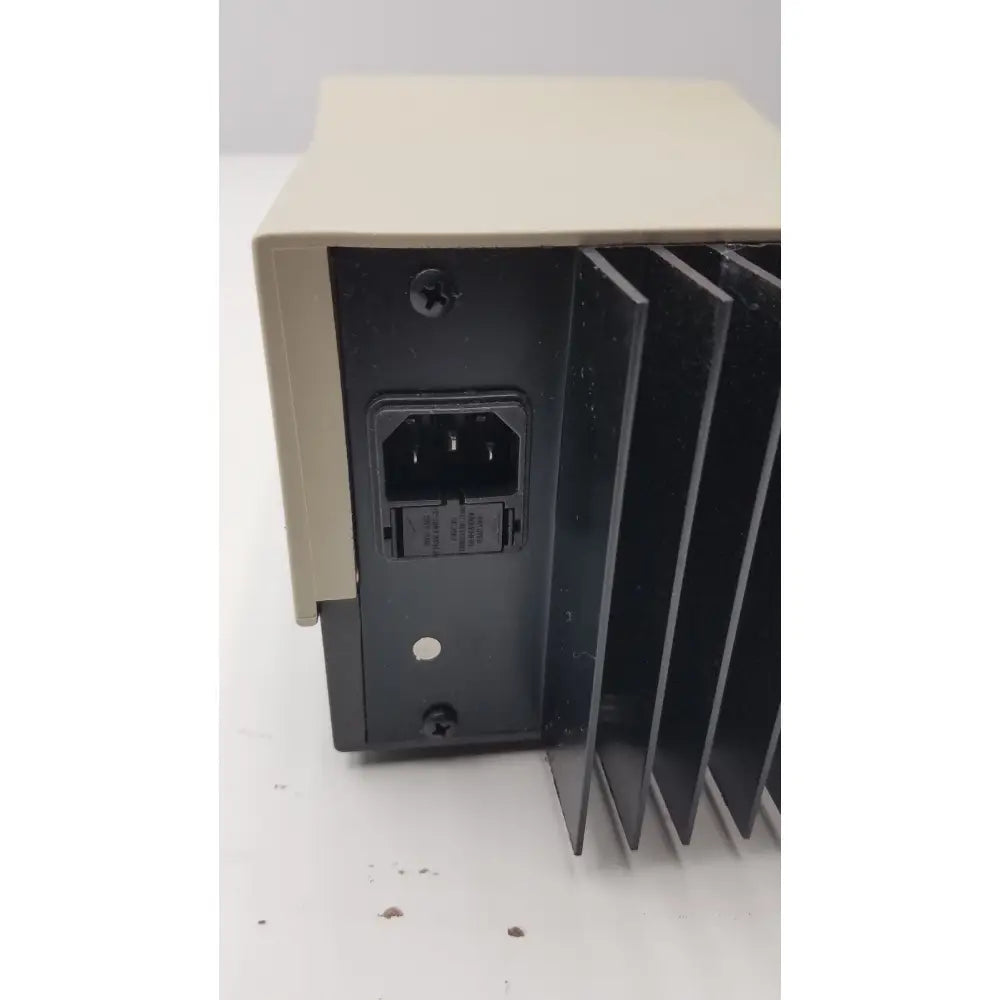 Beige and black bio-rad chef-dr ii control module power supply unit with vertical heat sink and serial no 961BR g-cir-r7-17k