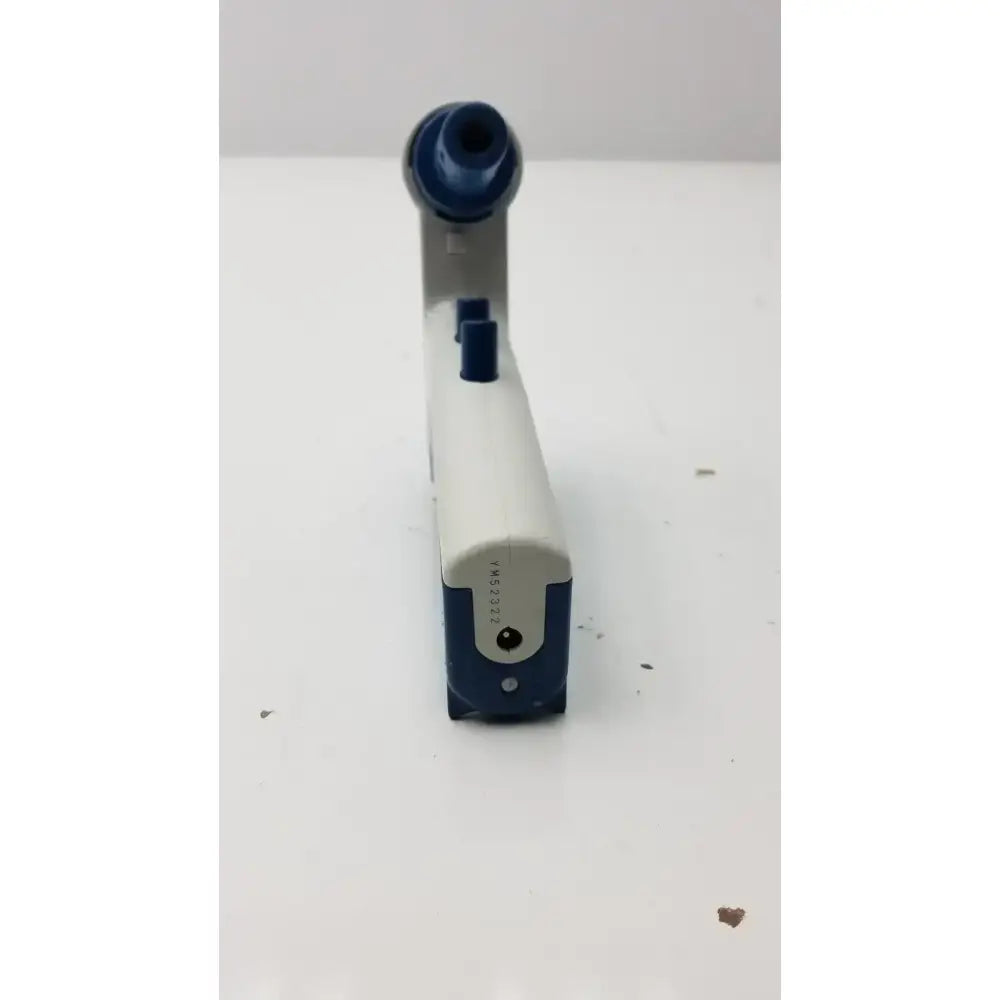 BioHit Midi Plus Pipette Controller Pipette Controller, second-hand product photo 2