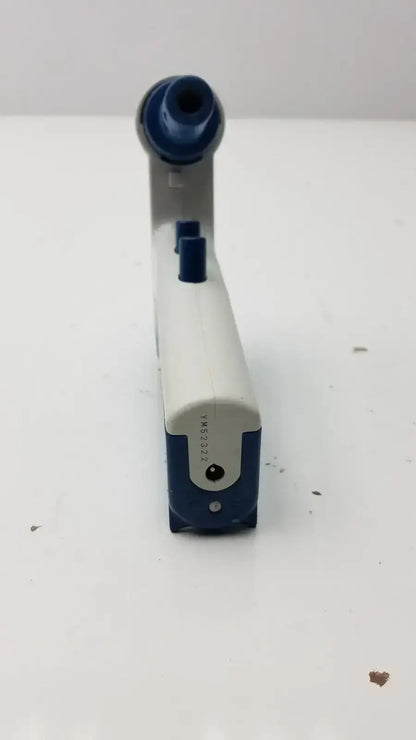 BioHit Midi Plus Pipette Controller Pipette Controller, second-hand product photo 2