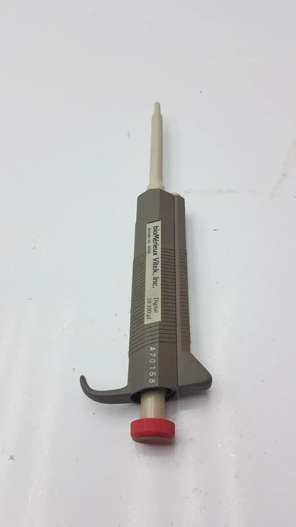 Biomerieux Vitek Digital 10-100 uL, Recorder No 30506 Digital Pipette, second-hand product photo 3