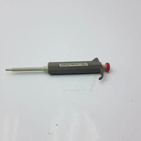 Biomerieux Vitek Digital 10-100 uL, Recorder No 30506 Digital Pipette, second-hand product photo 1