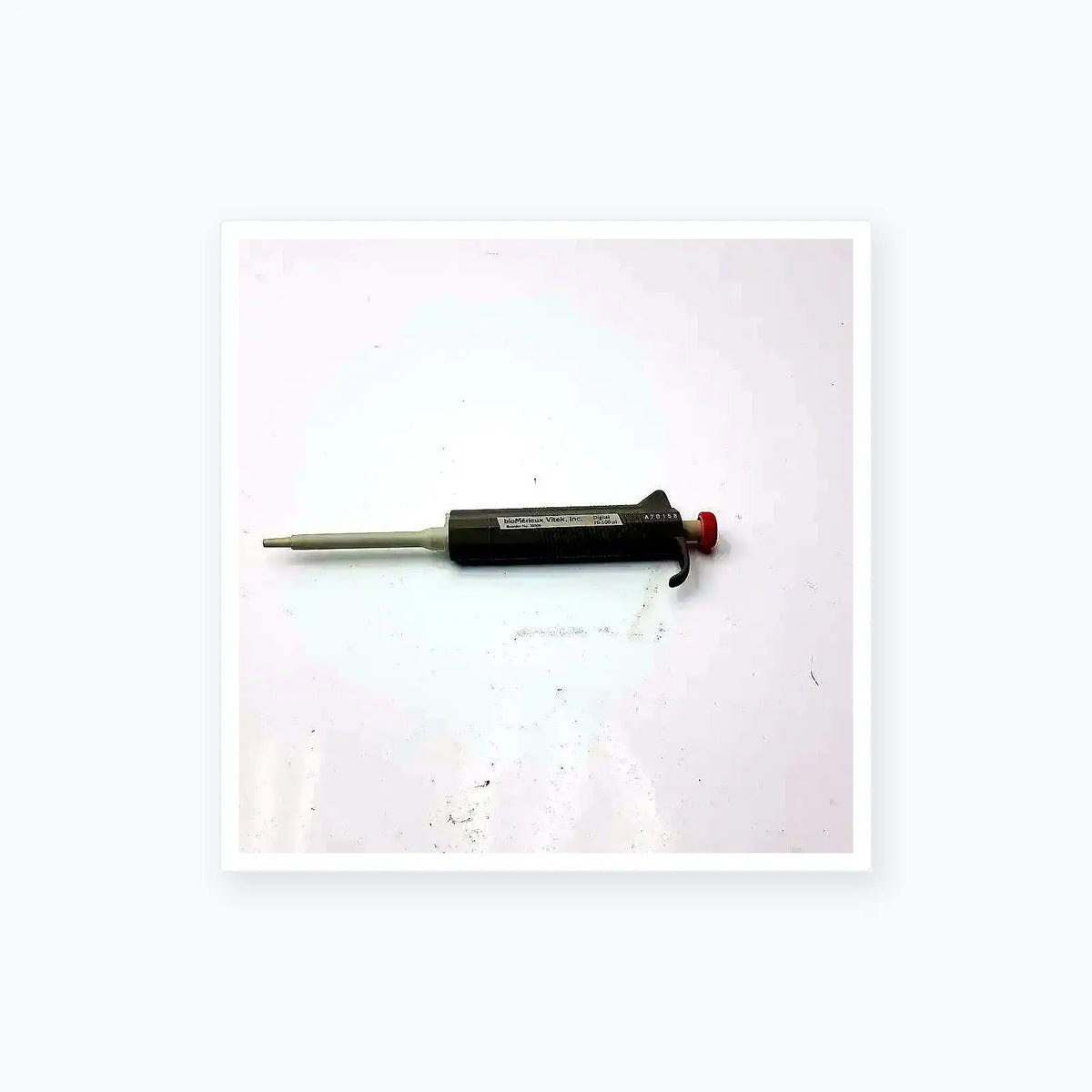Biomerieux Vitek Digital 10-100 uL, Recorder No 30506 Digital Pipette, second-hand product photo 1
