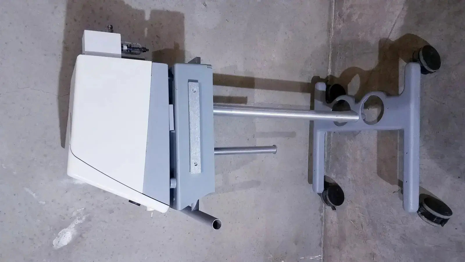 Bipap Vision ventilatory support system 582059 With Stand Ventilator, second-hand product photo 3