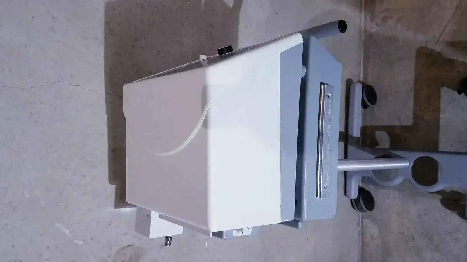 Bipap Vision ventilatory support system 582059 With Stand Ventilator, second-hand product photo 9