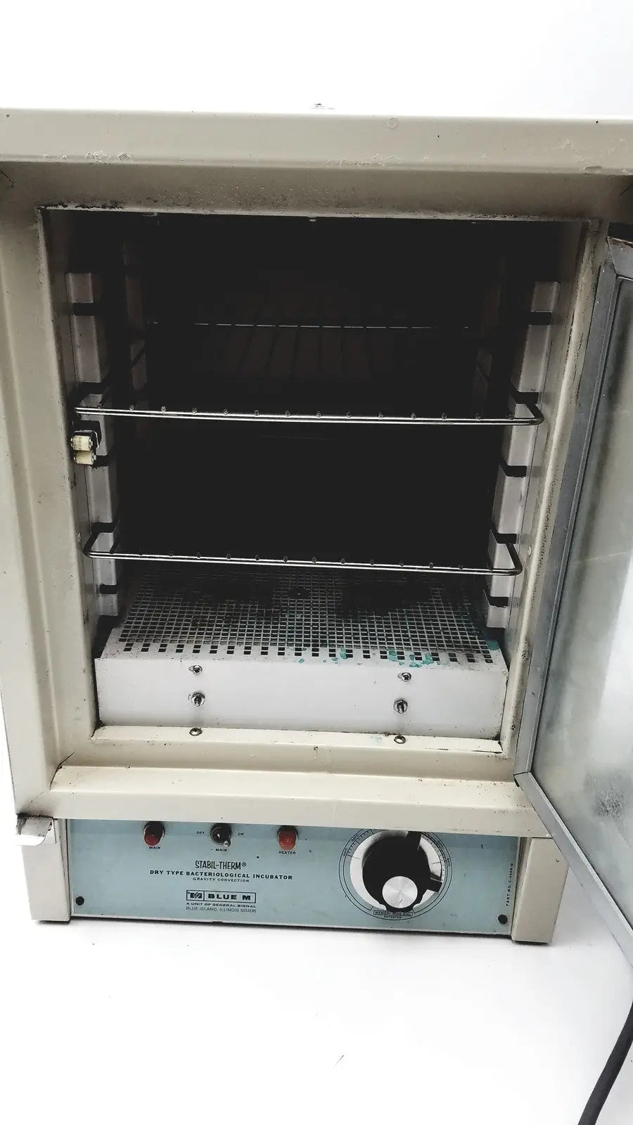 Blue M Electric Co. 100A Dry type Bacteriological Incubator Gravity Convection Laboratory Incubator, second-hand product photo 3