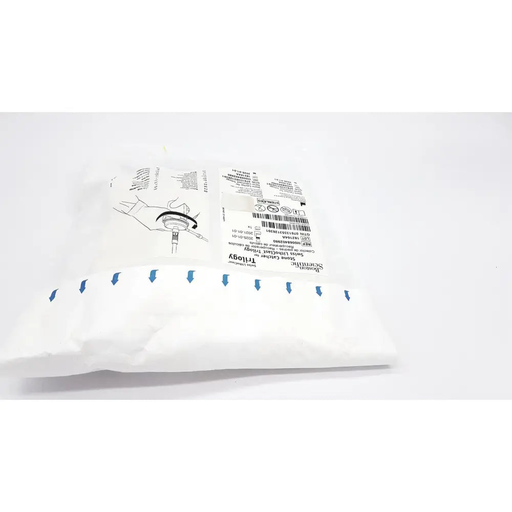 White sterile surgical pack with blue arrows and medical labeling for Boston Scientific M0068402980 stone catcher