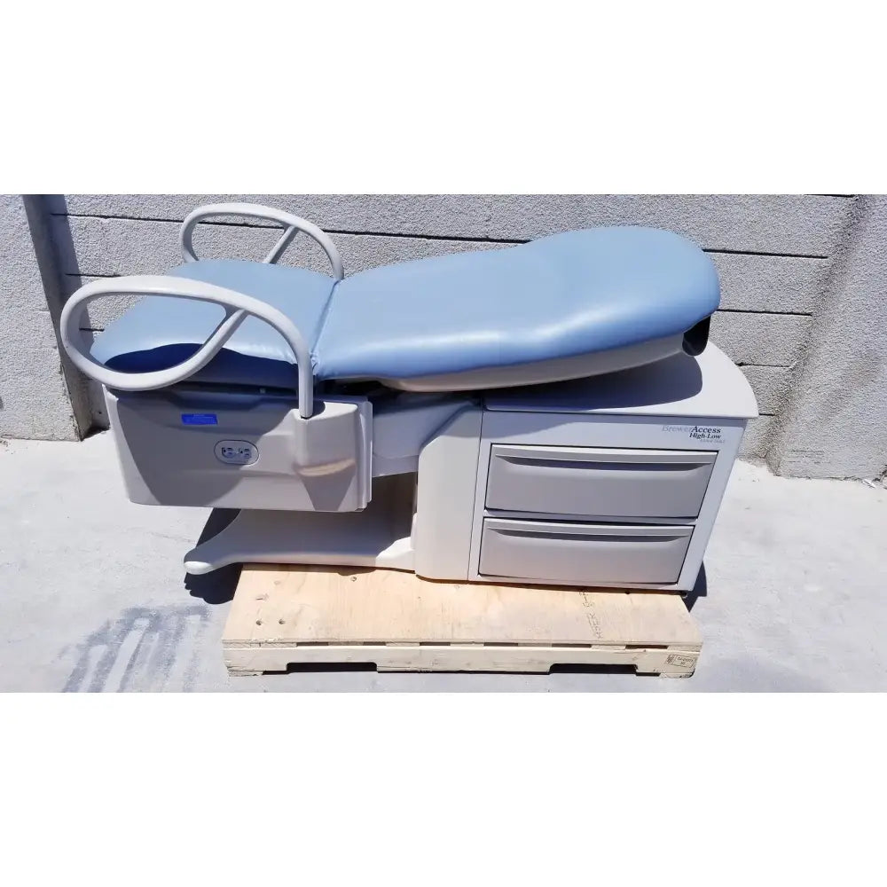 Reuse Medical Brewer Access High-Low Exam Table Examination & Operation Tables, second-hand product photo 1