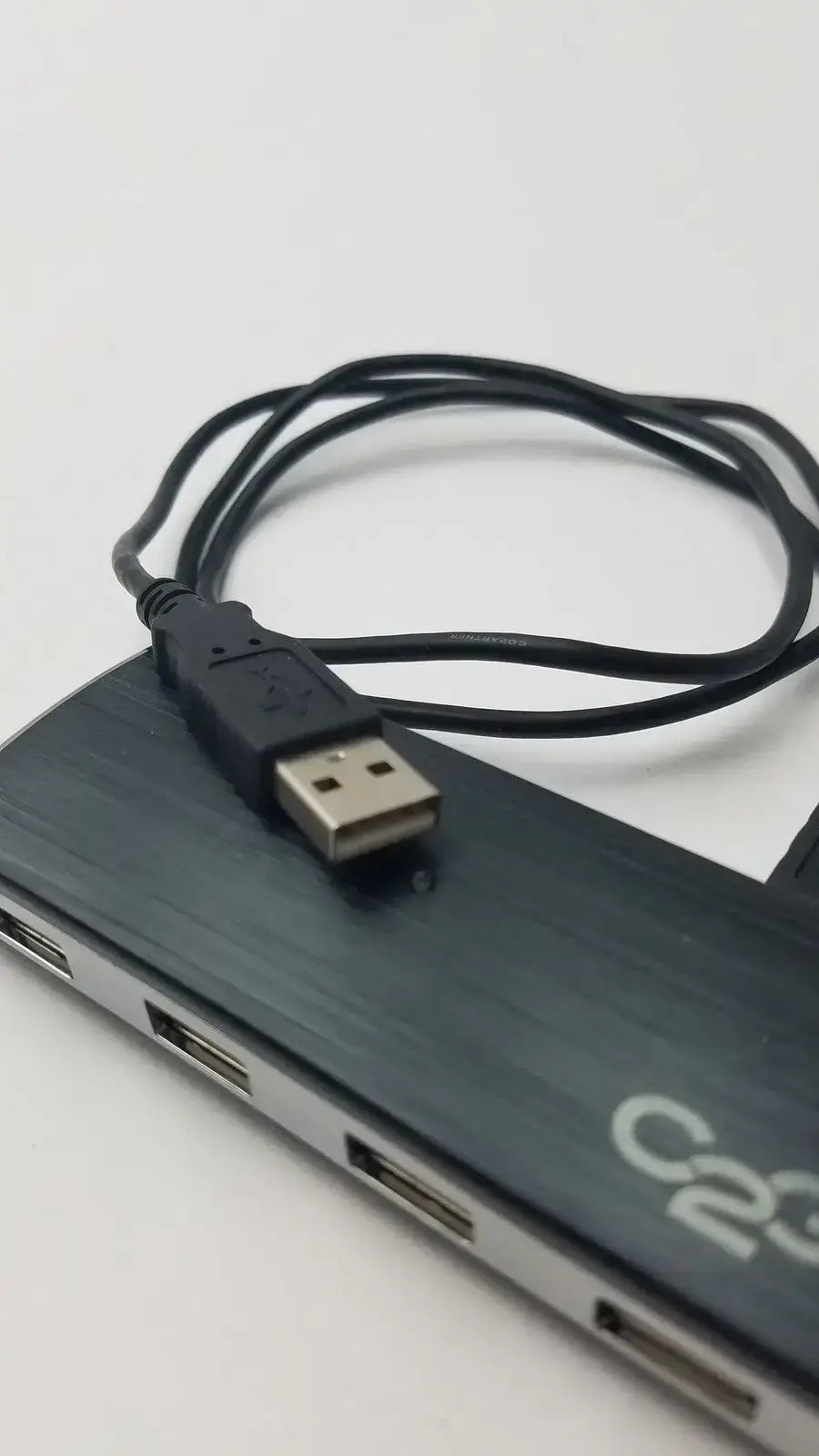 C2G 29508 4-Port USB-2.0 Aluminum Hub for Chromebooks, Laptop, & Desktops USB Hub, second-hand product photo 4