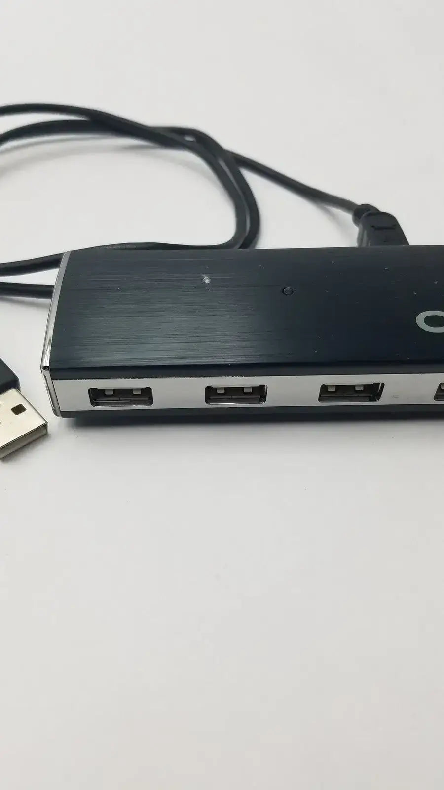 C2G 29508 4-Port USB-2.0 Aluminum Hub for Chromebooks, Laptop, & Desktops USB Hub, second-hand product photo 2