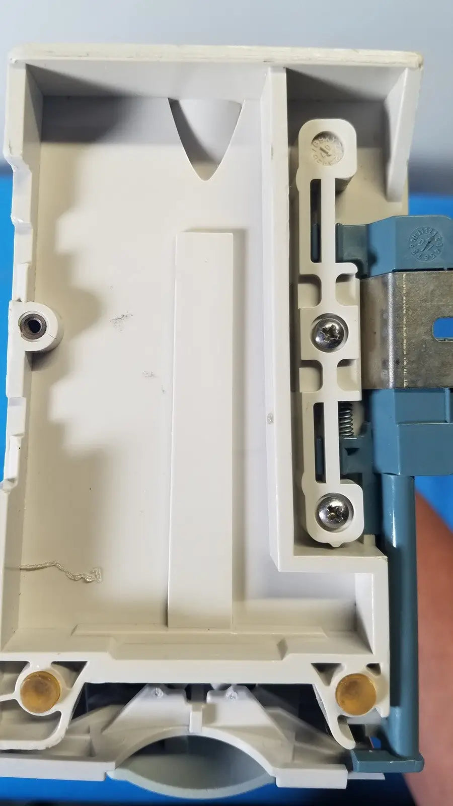 Beige plastic electrical junction box with blue terminal block and screws for cardinal health alaris 8100 series pump