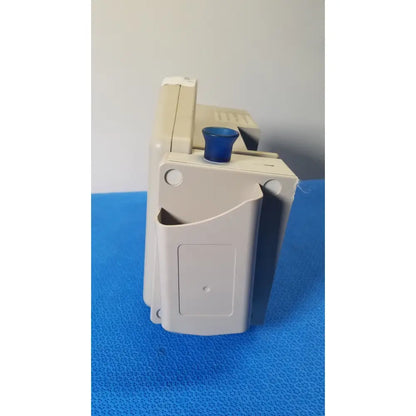 Beige plastic casmed 740 patient monitor nibp with blue cylindrical knob for nibp spo2 masimo set monitoring