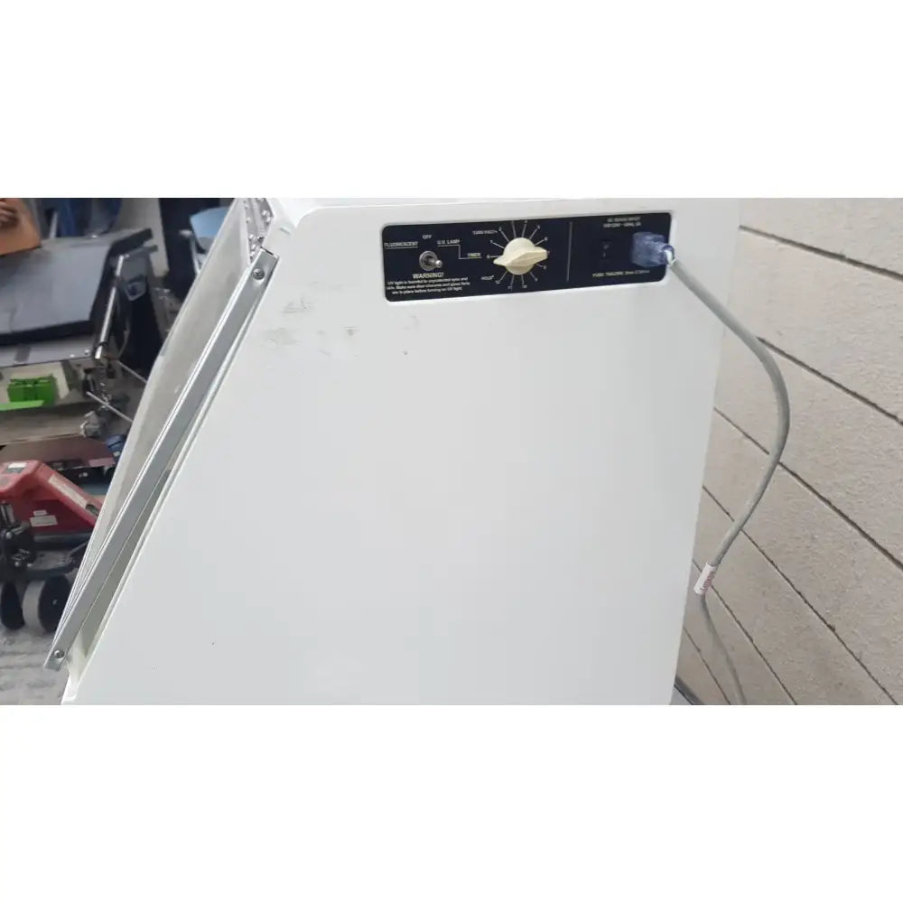 CBS Scientific P-036-202 PCR Workstation Dead Air Box, UV & Fluorescent Lighting PCR Workstation, second-hand product photo 5