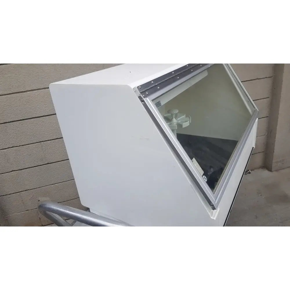 CBS Scientific P-036-202 PCR Workstation Dead Air Box, UV & Fluorescent Lighting PCR Workstation, second-hand product photo 4