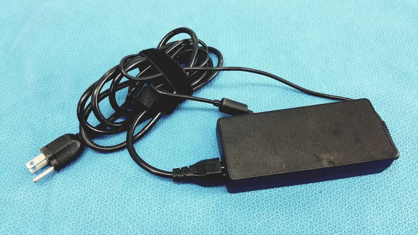 Chicony Power Technology AC Adapter with Power Cord - A16-135P1A AC Adapter, second-hand product photo 9