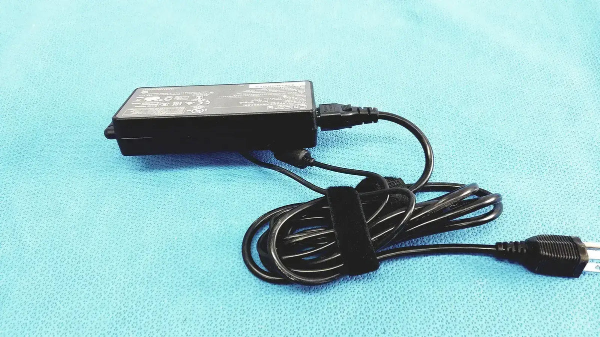Chicony Power Technology AC Adapter with Power Cord - A16-135P1A AC Adapter, second-hand product photo 5