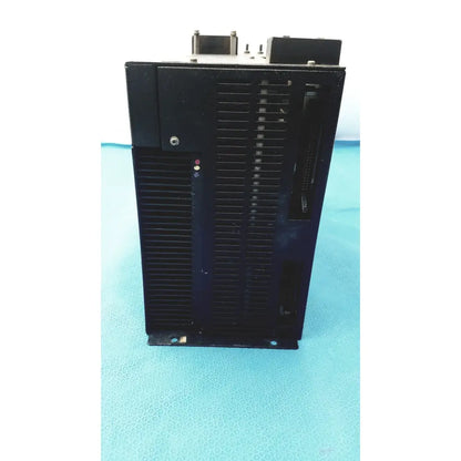 Black industrial motor controller with ribbed heat sink and mounting brackets for cincinnati milacron c5 spindle drive