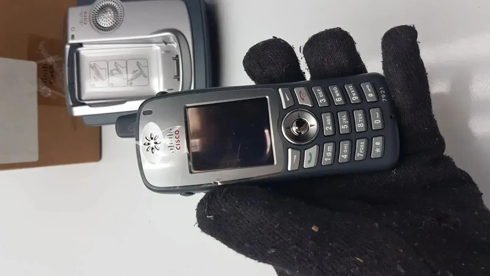 Cisco CP-7921G-A-K9 Wireless Phone With Base and Box Wireless IP Phone, second-hand product photo 7