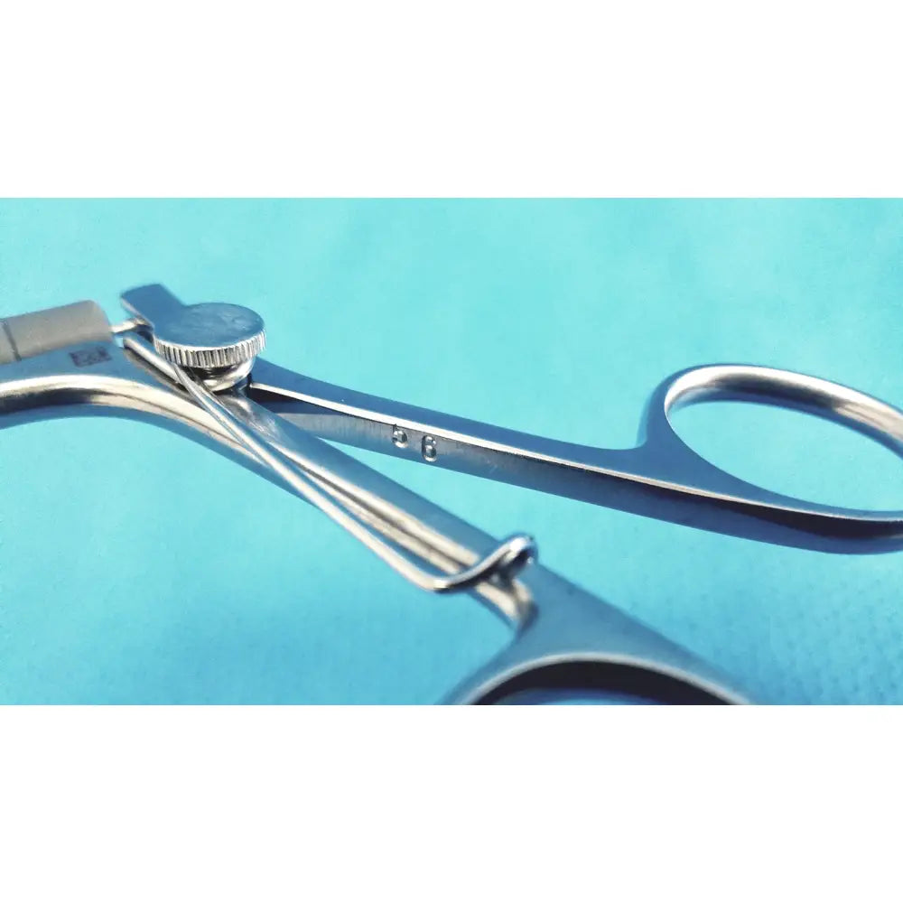 Silver claw gasper 10mm surgical forceps with textured adjustment knob and polished metal blades for precise use